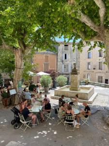 Maisons de vacances Maison de charme au coeur du village de Gordes : photos des chambres