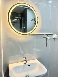 Air Residences - Elevate Escapes Makati, central location