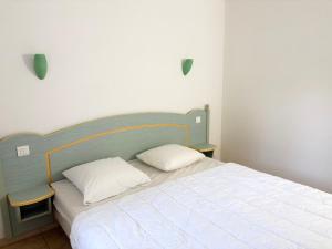 Maison de vacances 2 chambres avec jardin, terrasse ensoleillée et parking, au calme et boisée - FR-1-323-541