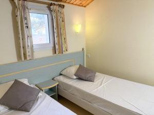 Maison de vacances 2 chambres avec jardin, terrasse ensoleillée et parking, au calme et boisée - FR-1-323-541