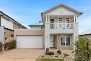 Bark and Breeze - Flexible Booking Options - Пойнт Лонсдейл