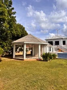 Beachscape At Black River Ethlyn by the sea - Albert Arms