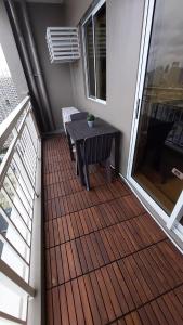 Affordable Whole 2 bedroom Condo high floor BGC