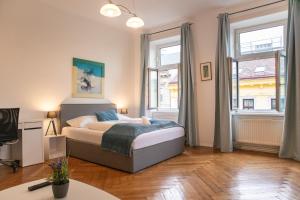 Affordable 2 Apts for 16P, 4BR Great for Families