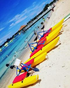 Lux Sea View Camelot Village Discovery Bay