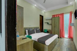 Hotel O The Arrow Infront of Max Hospital