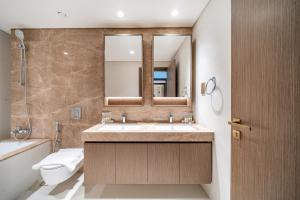 Homes & Beyond I Contemporary 2BR with Sea View