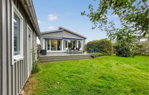 2 Bedroom Cozy Home In Halmstad
