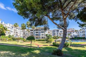 Premium apartment 2 Pools Beach nearby