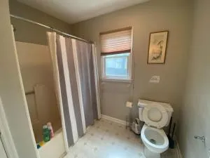 The Garnet Goliath Columbias Biggest BnB Yard - Royal Pines Estates