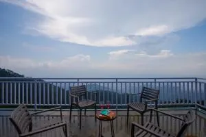 ELIVAAS Ivory Ridge 9 BHK Cliffside Villa with Picturesque View - Patta