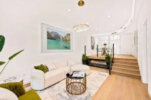 Family-friendly entire Lux 4BR Home 2 parking - Miranda