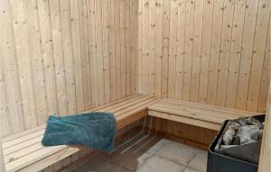 Lovely Home In Væggerløse With Kitchen