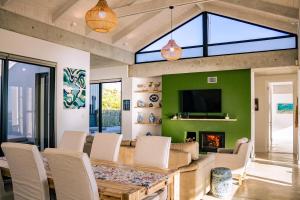 Zebra Views - Romansbaai Luxury Retreat