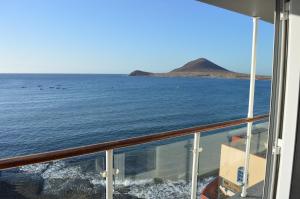 No. 5- Superior Two Bedroom Apartment with Sea View room in Edificio Playa Chica