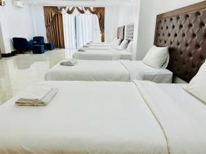 Riverside Restaurant & Hostel