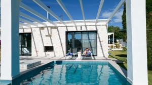 LUZ BLANCA Rooftop seaview villa