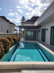 Pranatarn Pool Villa Coral Color