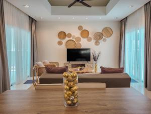 Pranatarn Pool Villa Coral Color