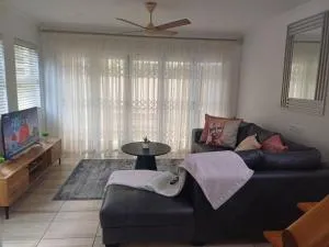 Cosy 2 bedroom apartment in a prominent area of East London NahoonNahooo - Bunkers Hill