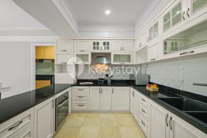 Camila by Kozystay - Kuningan