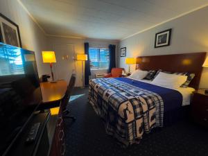 Deluxe King Room room in American Boutique Inn - Lakeview