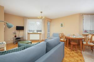 Stryjeńskich Cozy Apartment with Balcony in Warsaw Ursynów district by Noclegi Renters