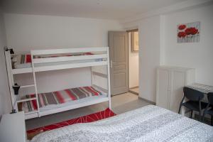 Rez de chaussée, place du marché, plage à pied