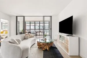 Ivory Cove - Coastal Elegance by the Beach - Curl Curl