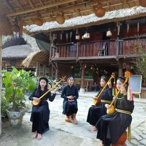 Nhà Lá Homestay - Nam Uieu