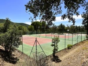 Villas Mazet Gaspard climatise pour 7 personnes sur le Domaine de Valcros a la Londe Les-Maures : photos des chambres