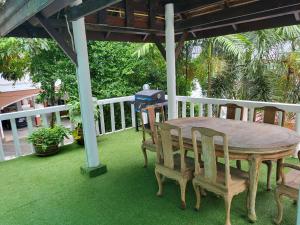 Entropy Capsules and Hotel