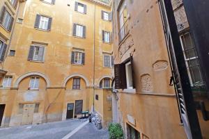 Pantheon Apartment Rondanini