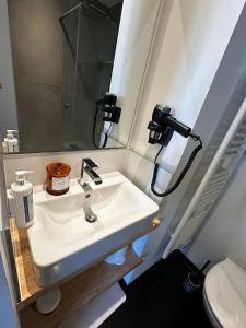 Hotels Domaine de l-Ecorcerie : photos des chambres