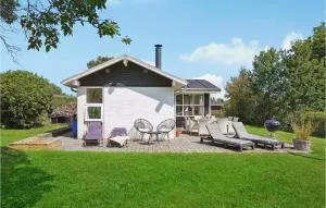 4 Bedroom Cozy Home In Odder - Ajstrup