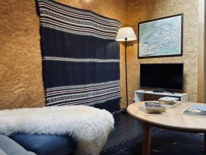 Standard 4 - Heiti Lodge