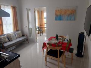 Cebu 1BR Condo Family Staycation Pool WiFi Netflix