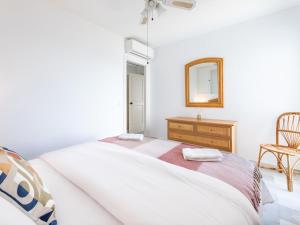 Pass the Keys Sunny Ocean Front Apartment