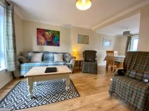 Traditional 3 bed town house - Inverlochy