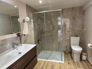 Maisons de vacances Le Chalet - maison avec jardin et parking : photos des chambres
