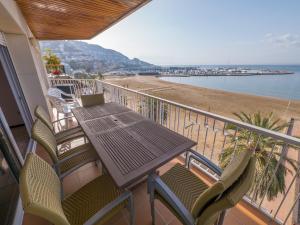 Agi Avenida Apartments