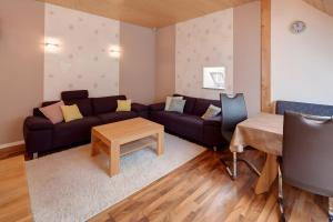 Hof in L i e b e s d o r f - Akelei