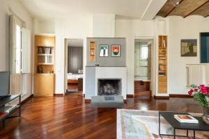 Trevi Charming Penthouse