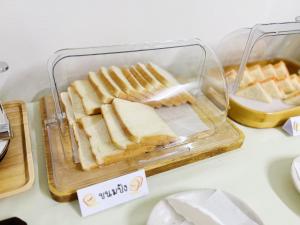 ชาโตว เรสซิเดนซ์ Chateau Residences