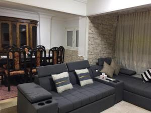 Mu House, Airport Oasis