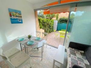 Studio avec piscine et jardin