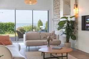 Manava Villa vue mer et Mont Saint Michel piscine intérieure