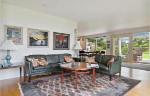 Amazing Home In Dronningmølle