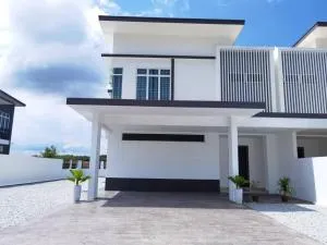 Desaru Homestay - 康卡尔切马拉