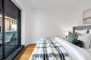 Swanstons Urban Duo - Interconnected Apartments with Pool